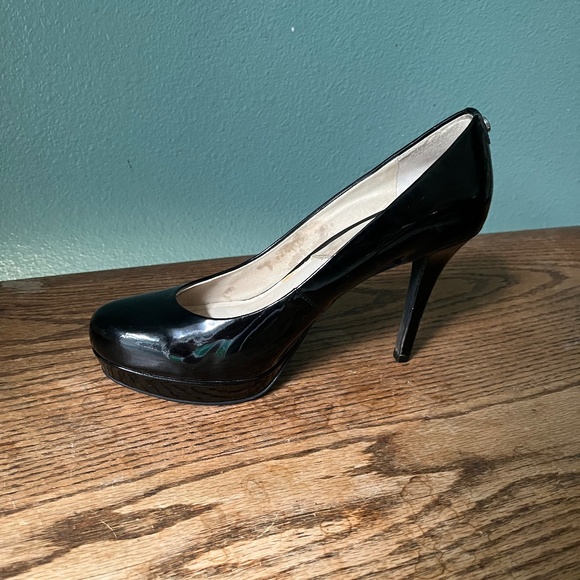 MICHAEL Michael Kors Black Patent Pumps   4" High Heel   Size 8.5 - Picture 8 of 10